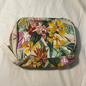 Bando “wish you were here” edition pouch